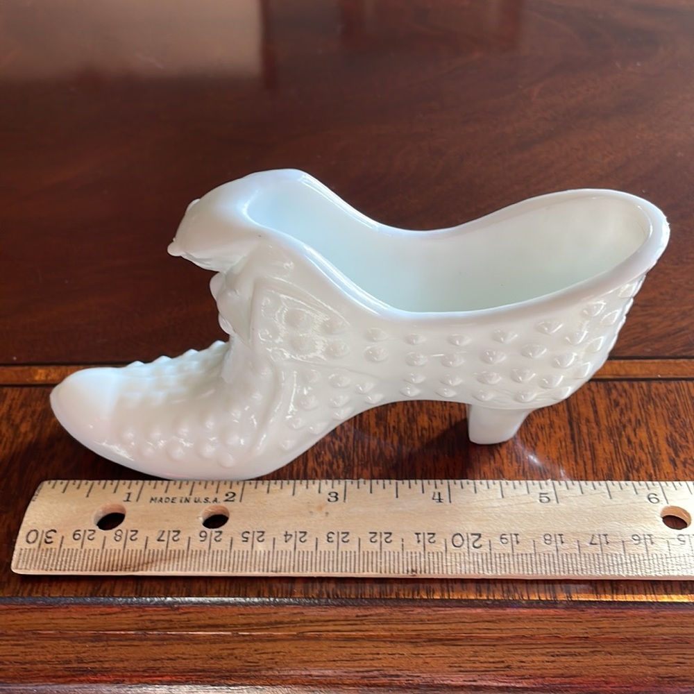 Fenton hobnail milk glass cat head slipper. - Picture 8 of 9